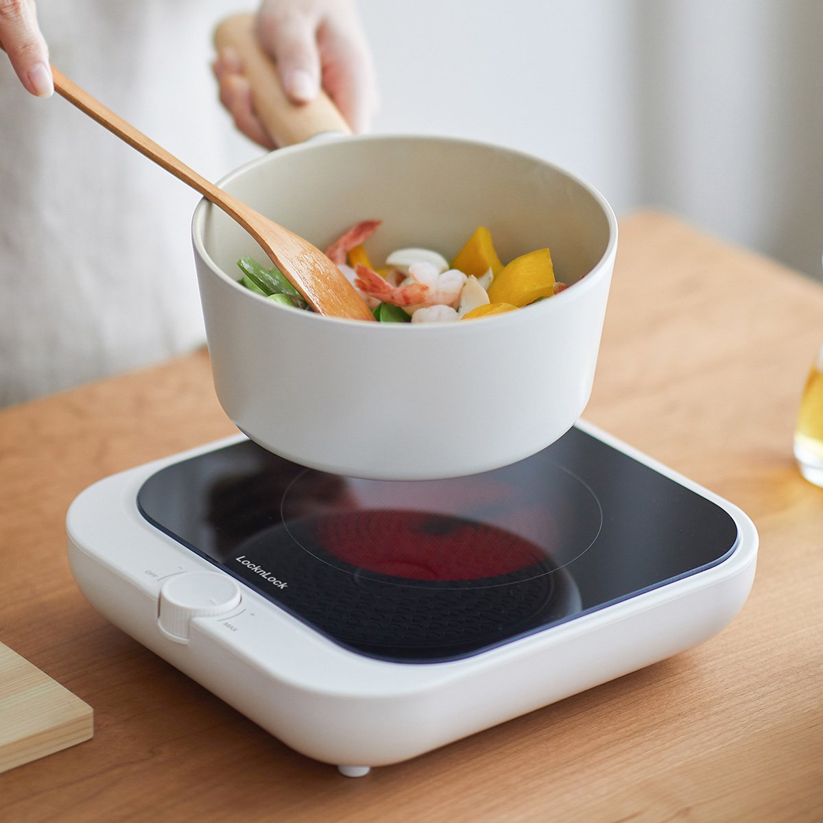Bếp Hồng Ngoại Mini Locknlock Mini Infrared Cooker 220V, 50Hz, 1300W - Màu Ngà - EJI136IVY, Bếp Hồng Ngoại Mini Locknlock Mini Infrared Cooker 220V, 50Hz, 1300W - Màu Ngà - EJI136IVY